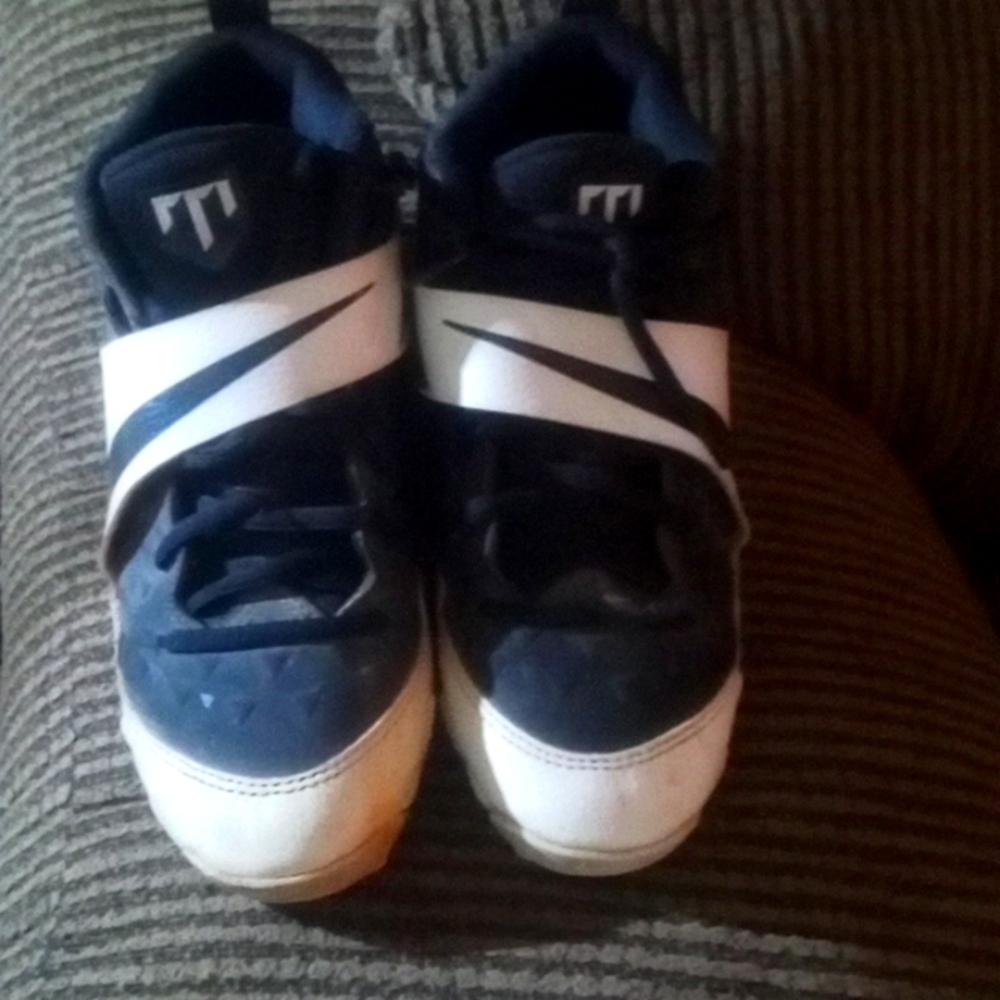 Nike fastflex softball shoes size 5Y White And Black